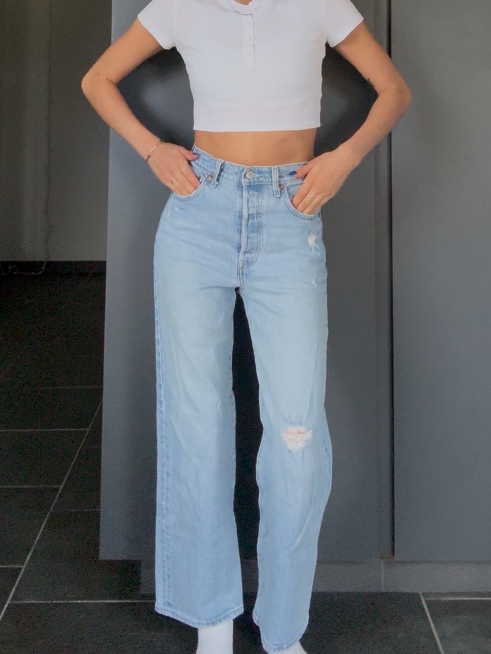 Light Blue Distressed Leviβs Ribcage Straight Ankle Jeans 25